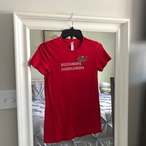 Tampa Bay Buccaneers cheerleaders T-shirt with raised lettering  SZ S